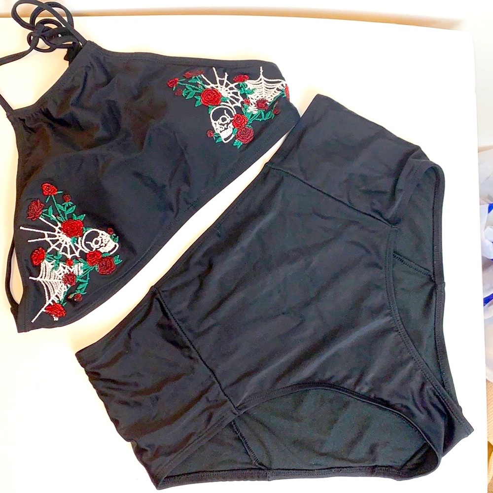 Hot Topic bikini set spider web skull roses
